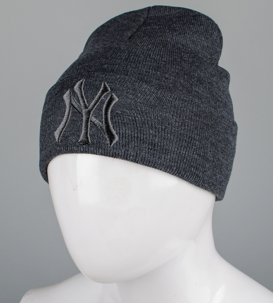 Шапка молодіжна з вишивкою NY (m33)