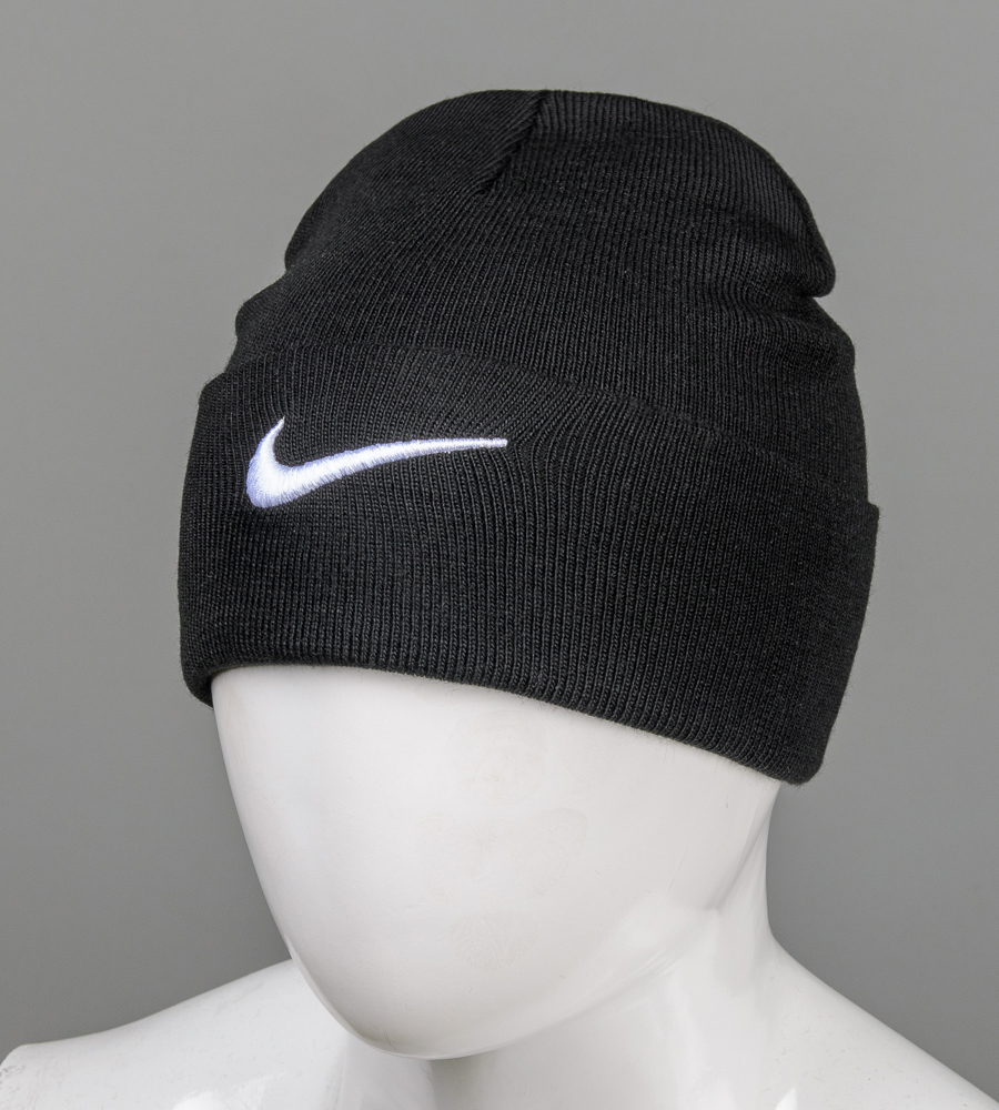 Шапка молодіжна з вишивкою Ne (m33)