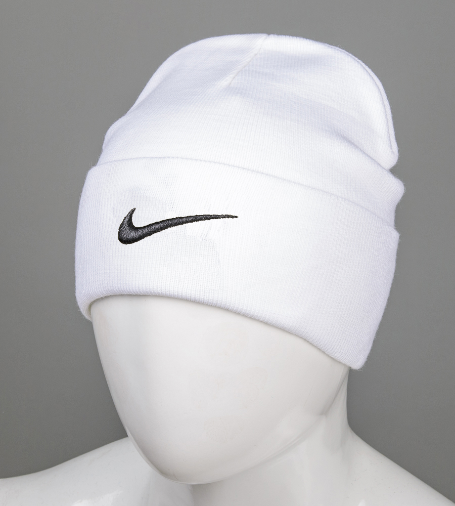 Шапка молодіжна з вишивкою Ne (m33)