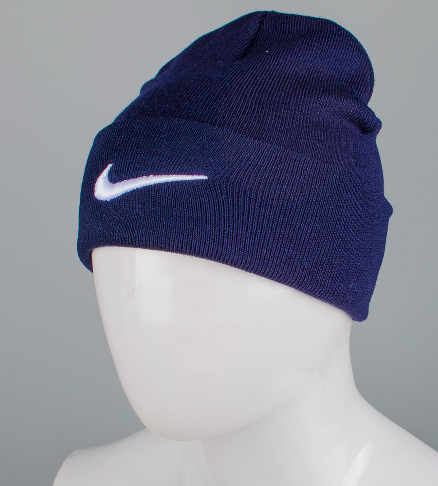 Шапка молодіжна з вишивкою Ne (m33)