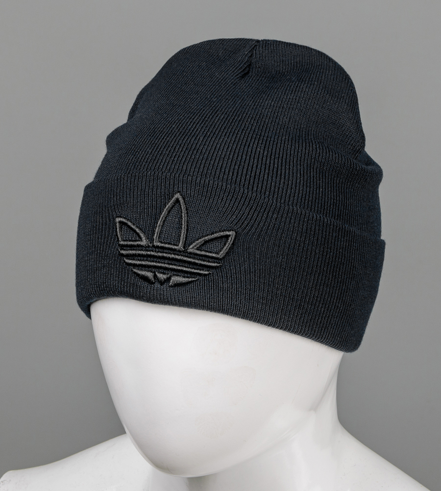 Шапка молодіжна з вишивкою А (m33) 